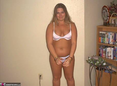 TAC Amateurs are excited to present you with xxx gallery showcasing Gangbang Momma in fetish bdsm scene