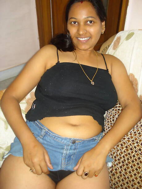 Fuck My Indian GF are proud to present you with a free pictures featuring Indian Babe in boy fuck girl action